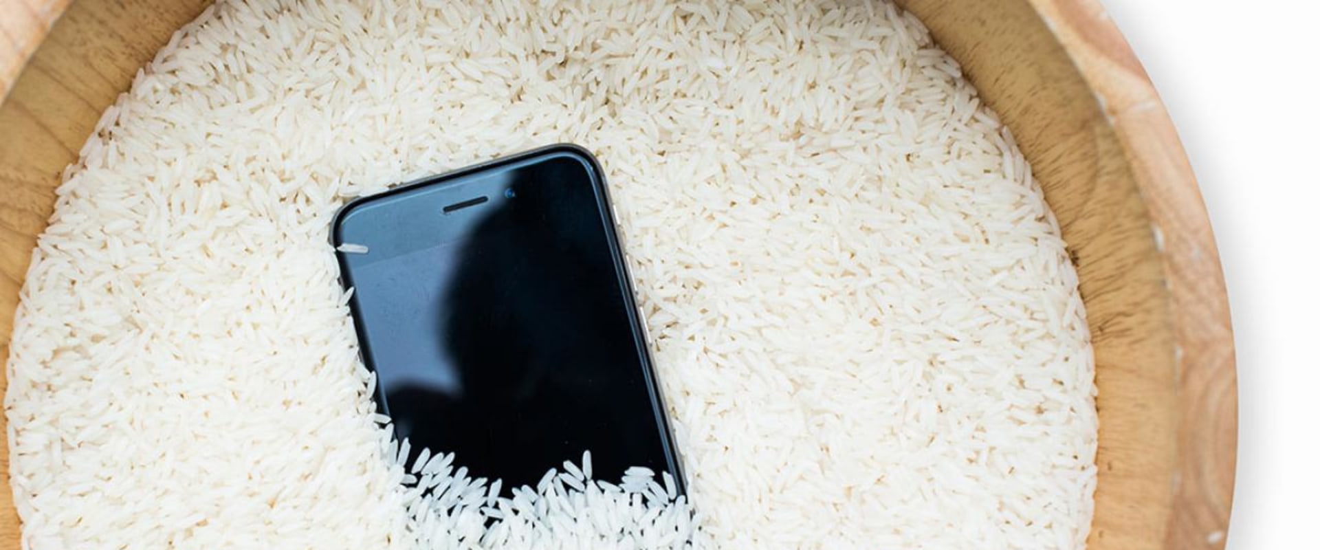 Does Water Damage to Phone Happen Instantly?