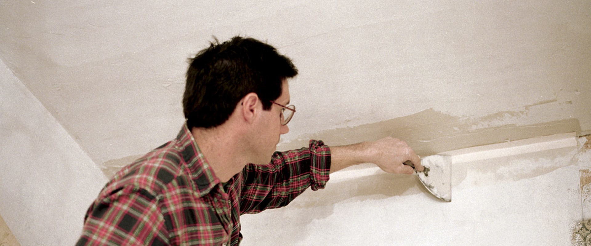 How to Dry Water Damaged Walls and Prevent Further Damage